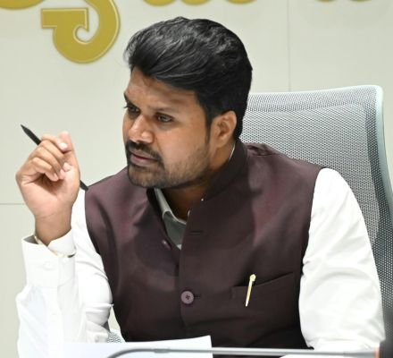 అక్టోబర్ 15న చించినాడ బ్రిడ్జిపై రాకపోకలు పూర్తిగా నిలిపివేత..కలెక్టర్ మహేష్ కుమార్.