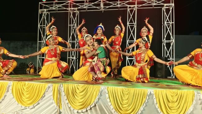 రాజాం లో అంతర్జాతీయ కూచిపూడి కళాకారుల ప్రదర్శన