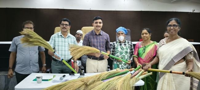 సీతంపేట మన్యం కొండ చీపుర్లకు విజయవాడ సరాసా ఎగ్జిబిషన్‌లో ప్రత్యేక స్టాల్