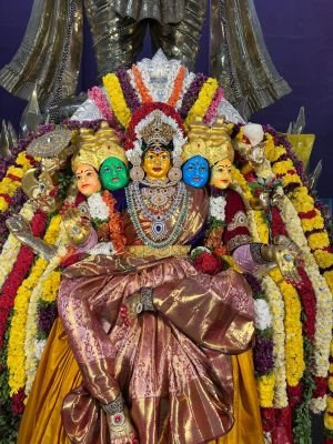 సమస్త వేదవేదాంగాలకు అధిదేవత గాయత్రిమాత