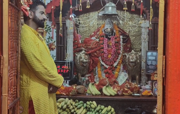 శారదీయ నవరాత్రుల్లో పూంచ్ ఆలయాలకు భక్తుల పోటెత్తు: కాళికా మాత ఆలయంలో ప్రత్యేక పూజలు!