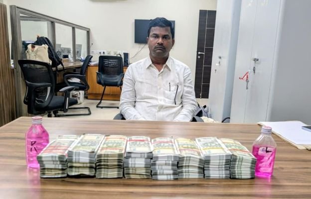 ఏసీబీ వలలో అబ్దుల్లాపూర్ మెట్టు తహసీల్దార్ బి సుదర్శన్ రెడ్డి,మండల సర్వేర్ శ్రీనివాసులు