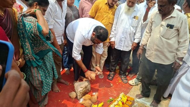  రూ.6 కోట్లు సీసీ రోడ్ల  పనులు  ప్రారంభించిన ఎమ్మెల్యే బొజ్జల సుధీర్‌రెడ్డి
