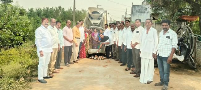 మౌలిక వసతుల కల్పనే లక్ష్యంగా పనిచేస్తా: సర్పంచ్