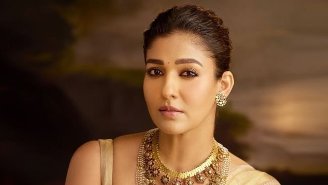 తమిళనాడు రాజకీయాల్లోకి లేడీ సూపర్ స్టార్ నయనతార ఎంట్రీ.. రూమర్లపై స్పందించిన భర్త విఘ్నేశ్ శివన్!