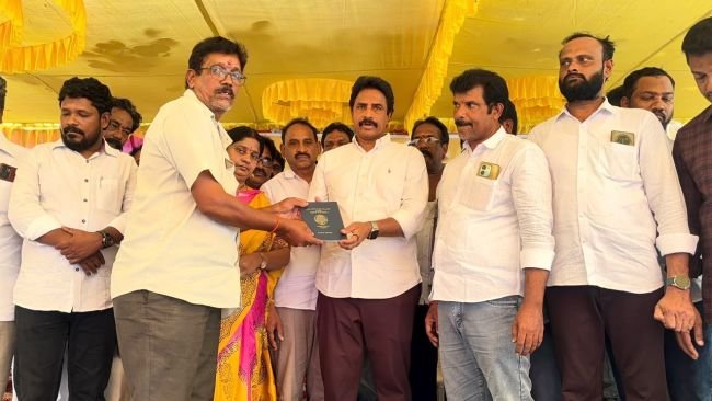 రేలంగిలో 2,840 పట్టాదారు పాస్‌పుస్తకాల పంపిణీ