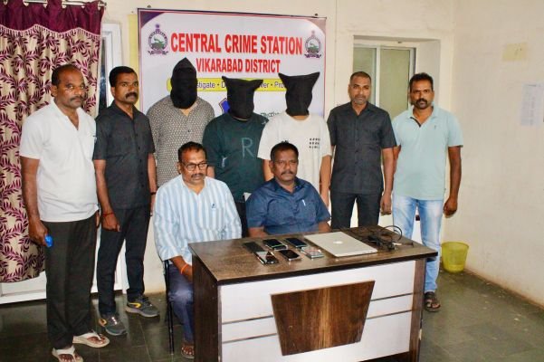 ఫేస్‌బుక్‌లో ఆన్‌లైన్ గేమింగ్ పెట్టుబడుల పేరుతో సైబర్ మోసం.. ముగ్గురు నిందితుల అరెస్ట్: ఎస్పీ స్నేహ మెహ్రా