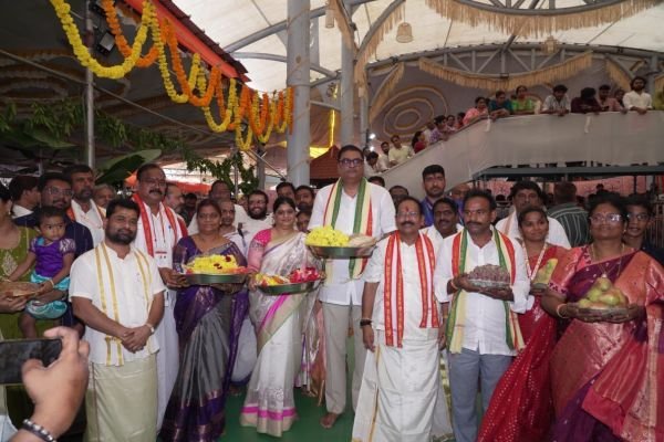 దసరా ఉత్సవాలకు ద్వారకాతిరుమల వెంకన్న పట్టు వస్త్రాల సమర్పణ