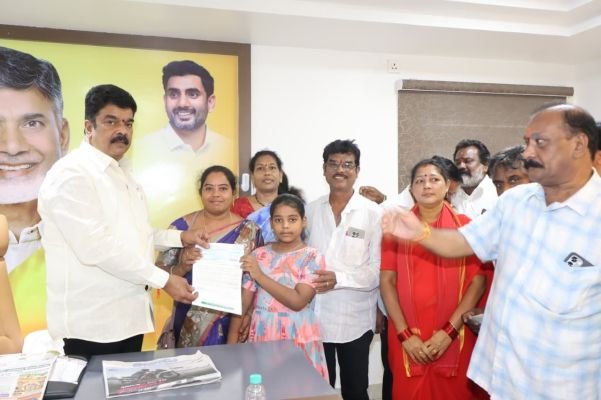 పేద కుటుంబాలకు అండగా ముఖ్యమంత్రి సహాయనిధి