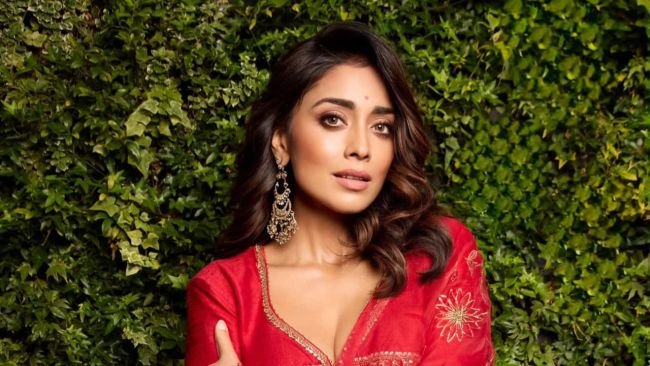 ఏఐ డీప్‌ఫేక్స్ పై సీరియస్ అయిన హీరోయిన్ శ్రియా శరణ్.. మహిళలపై డిజిటల్ వేధింపులు సరికాదంటూ ఘాటు వ్యాఖ్యలు!