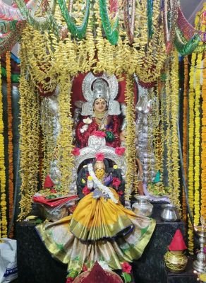 గౌరీ దేవిగా పూజలు అందుకుంటున్న విశ్వదుర్గేశ్వరి మాత 
