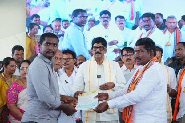 పేదల ఆరోగ్య భద్రతకు సీఎం రిలీఫ్ ఫండ్ ద్వారా ఆర్థిక భరోసా