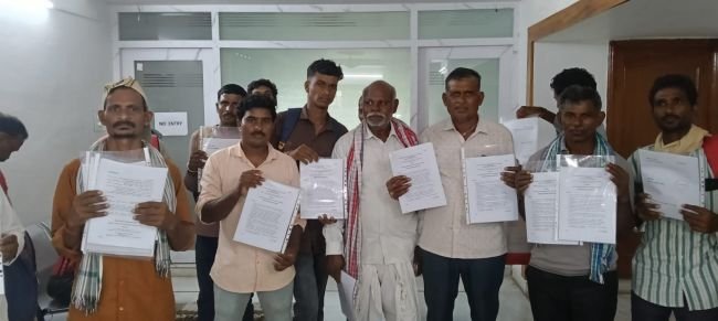 అటవీ హక్కుల క్లెయిమ్‌లపై హైకోర్టు కీలక ఉత్తర్వులు - పిటిషనర్ల ప్రశాంతమైన స్వాధీనంలో జోక్యం చేసుకోవద్దని ఆదేశం.. 