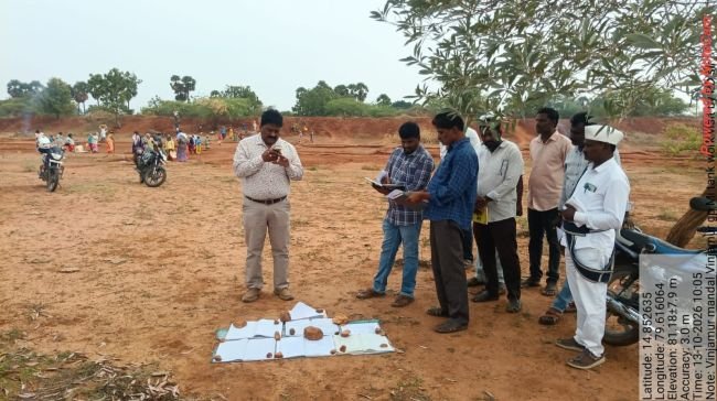 చెరువు పూడికతీత పనులను పరిశీలించిన డ్వామా పీడీ