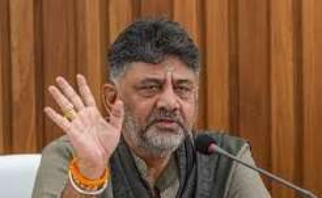  ఆ 25 మంది కాంగ్రెస్ ఎమ్మెల్యేలను వెంటనే చేర్చుకోండి: విజయేంద్ర వ్యాఖ్యలపై డీకే శివకుమార్ కౌంటర్!