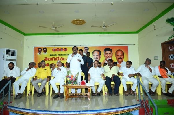 స్థానిక సంస్థల ఎన్నికల్లో గెలుపే లక్ష్యంగా పనిచేయాలి: జంగా కృష్ణమూర్తి