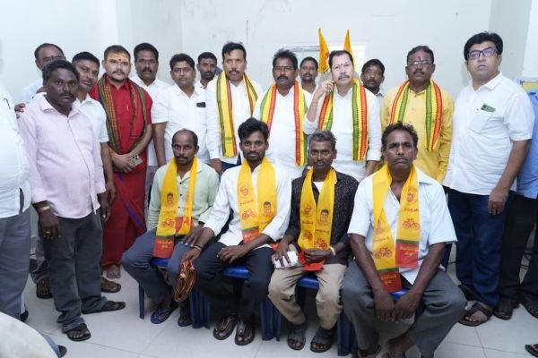 మొయిదలో 20 కుటుంబాలు టిడిపిలో చేరిక