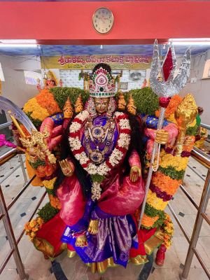 గాయత్రి దేవి అలంకారంలో తాళమ్మ 
