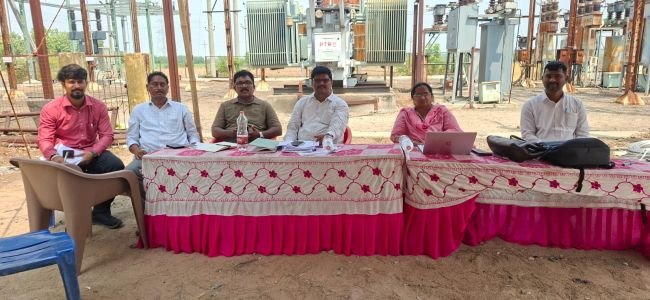 విద్యుత్ చౌర్యానికి పాల్పడితే కఠిన చర్యలు.  మండలంలో విద్యుత్ శాఖ అధికారులు మెరుపు దాడులు.