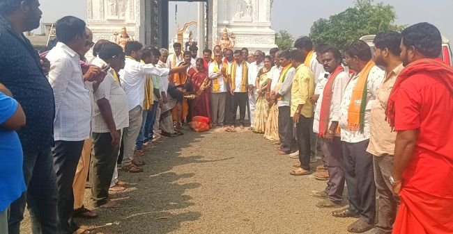 పల్లె పండుగ 3.0 అభివృద్ధికి శ్రీకారం  రాష్ట్ర ట్రైకర్ చైర్మన్  :  బోరగం శ్రీనివాస్