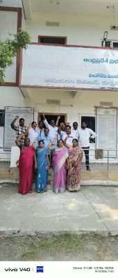 రేషన్ డీలర్ల సమస్యల పరిష్కారం కోరుతూ ఎంమార్వో కు వినతి