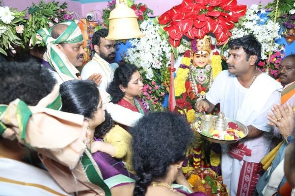కోటబొమ్మాళిలో ఆధ్యాత్మిక శోభ... అంగరంగ వైభవంగా ప్రారంభమైన కొత్తమ్మతల్లి జాతర