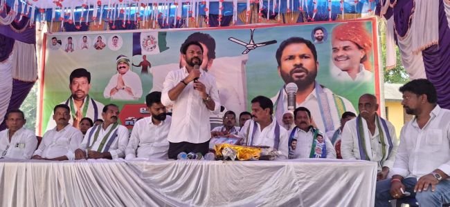 వైసిపి విస్తృతస్థాయి సమావేశంలో మాజీ ఎమ్మెల్యే       