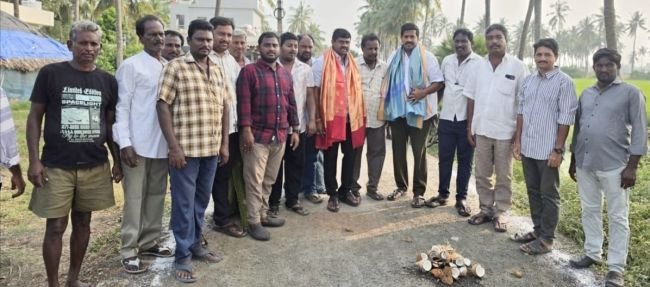 ఉనుదుర్రులో రూ.16.50 లక్షలతో రహదారి పనులకు శంకుస్థాపన