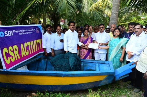 మత్స్యకారుల జీవన ప్రమాణాల పెంపు, ఆర్థిక స్వావలంబనే కేంద్ర, రాష్ట్ర ప్రభుత్వాల లక్ష్యం