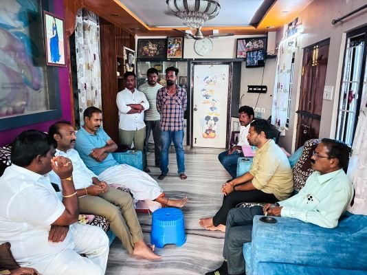 మాజీ కౌన్సిలర్ ఈశ్వర్ రాజు ను పరామర్శించిన   ఎమ్మెల్సీ