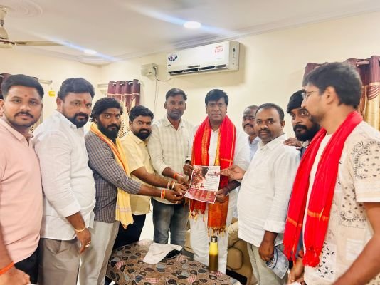 దుర్గాదేవి ఉత్సవాలకు ఎమ్మెల్యేకు ఆహ్వానం