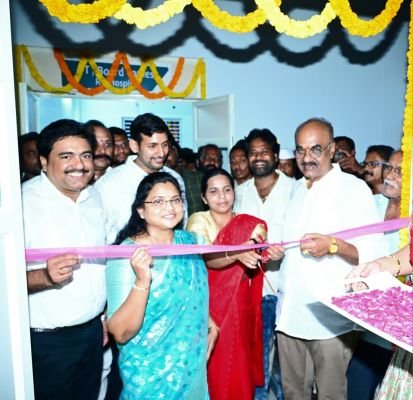 మున్సిపల్ ఇండోర్ స్టేడియం ప్రారంభించిన జిల్లా కలెక్టర్ చదలవాడ నాగరాణి, ఎమ్మెల్యే బొలిశెట్టి శ్రీనివాస్