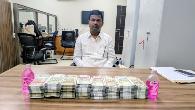 జై శ్రీ లక్ష్మీ స్టోన్ క్రషర్ క్వారీలో అధికారుల తనిఖీలు 
