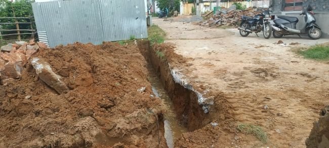 అక్షరాలు దిద్దాల్సిన చేతులతో ఆక్రమణలు