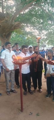 సాఫ్ట్‌బాల్ పోటీలు ప్రారంభించిన ఎమ్మెల్యే రవికుమార్