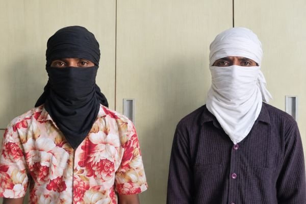 ఇద్దరు సెల్ ఫోన్ దొంగల అరెస్ట్