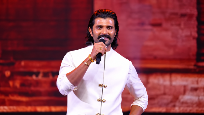 రణబాలి ప్రీ రిలీజ్ ఈవెంట్‌లో విజయ్ దేవరకొండ స్పీచ్: అభిమానులకు మాస్ ప్రామిస్