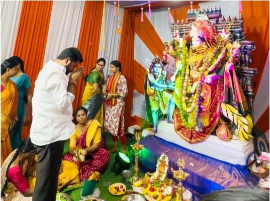 దేవి  శరన్నవరాత్రి వేడుకల్లో పాల్గొన్న బిజెపి నేత ఎలిమినేటి నరసింహ రెడ్డి 