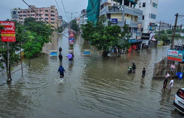 బంగాళాఖాతంలో అల్పపీడనం.. ఏపీలో నేటి నుంచి భారీ వర్షాలు!