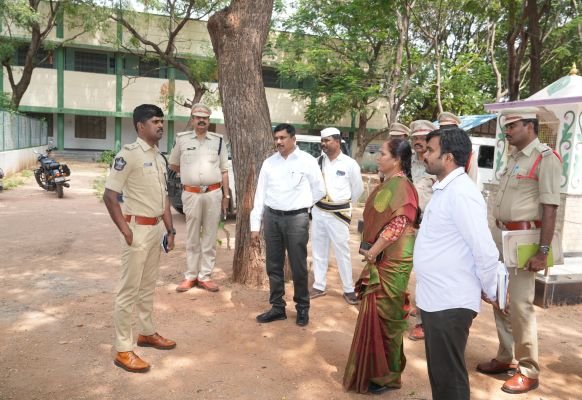 ఎన్నికల వేళ పకడ్బందీ భద్రతా ఏర్పాట్లు చేయాలి   సమస్యాత్మక ప్రాంతాలపై ప్రత్యేక నిఘా పెట్టాలి  జిల్లా ఎస్పీ పి. జగదీష్‌