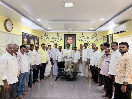 121 మందికి ముఖ్యమంత్రి సహాయనిధి చెక్కులు పంపిణీ