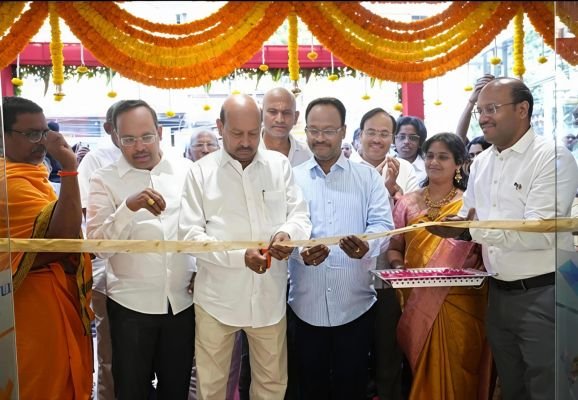 కూకట్‌పల్లిలో ఘనంగా ప్రారంభమైన వైశ్యరాజు జ్యూయలర్స్ నూతన షోరూమ్