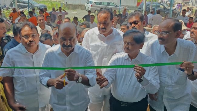 విద్యార్థులకు కార్పొరేట్ స్థాయి వసతులతో నాణ్యమైన విద్య అభినందనీయం- మైనార్టీ మరియు న్యాయశాఖ మంత్రి ఫరూక్, నంద్యాల ఎంపి భైరెడ్డి శబరి