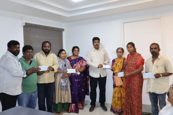 పేదలకు అండగా ముఖ్యమంత్రి సహాయనిధి.. 68 మందికి రూ.56.30 లక్షల చెక్కుల పంపిణీ