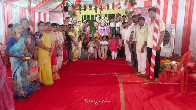 నాలుగో రోజు దుర్గామాతకు పూజలు