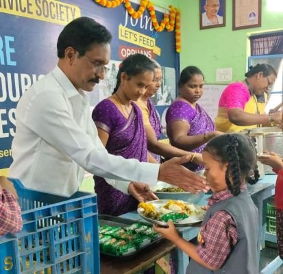 మానవ సేవే మాధవ సేవ అంటున్న డాక్టర్ అప్పినపల్లి