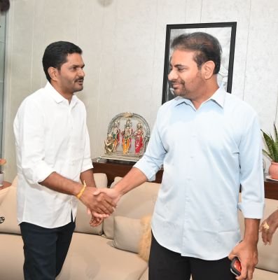 కేటిఆర్ తో మురళీకృష్ణ యాదవ్ మూలాఖాత్ 