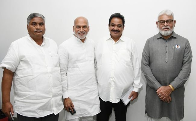 అయోధ్య రామిరెడ్డి ని కలిసిన మాజీ ఎమ్యెల్యే కదిరి బాబురావు 