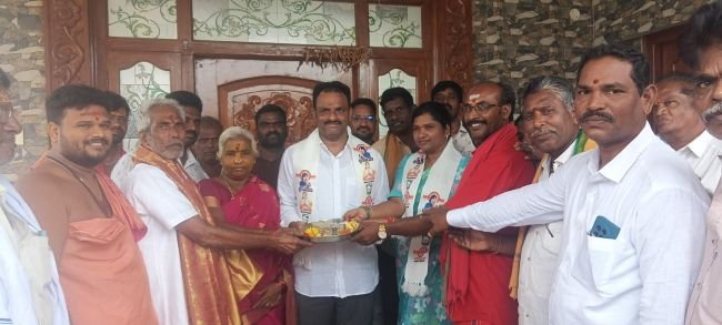 వీర బ్రహ్మంగారి మఠానికి కోట్ల దంపతుల భారీ వితరణ 