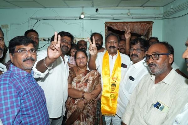 మాజీ ఎంపిటిసి జిలాని వైసీపి వీడి టిడిపి లో చేరిక 